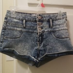 No Boundaries shorts